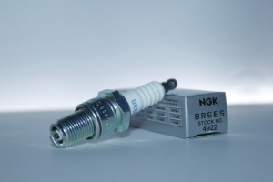 Свеча зажигания 4T BR6ES NGK