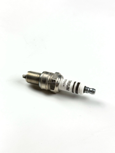 Свеча зажигания YTTRIUM WR7DC. мотобуксировщик Свеча зажигания YTTRIUM WR7DC. мотобуксировщик