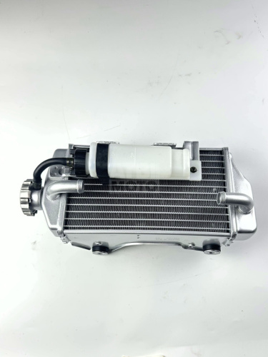 Радиатор правый Avantis LX300 Радиатор правый Avantis LX300